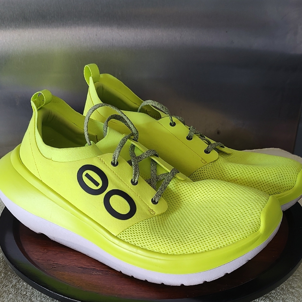 OOFOS Oomy Stride Men's Neon Lime and Black Athletic Shoes Sz 13